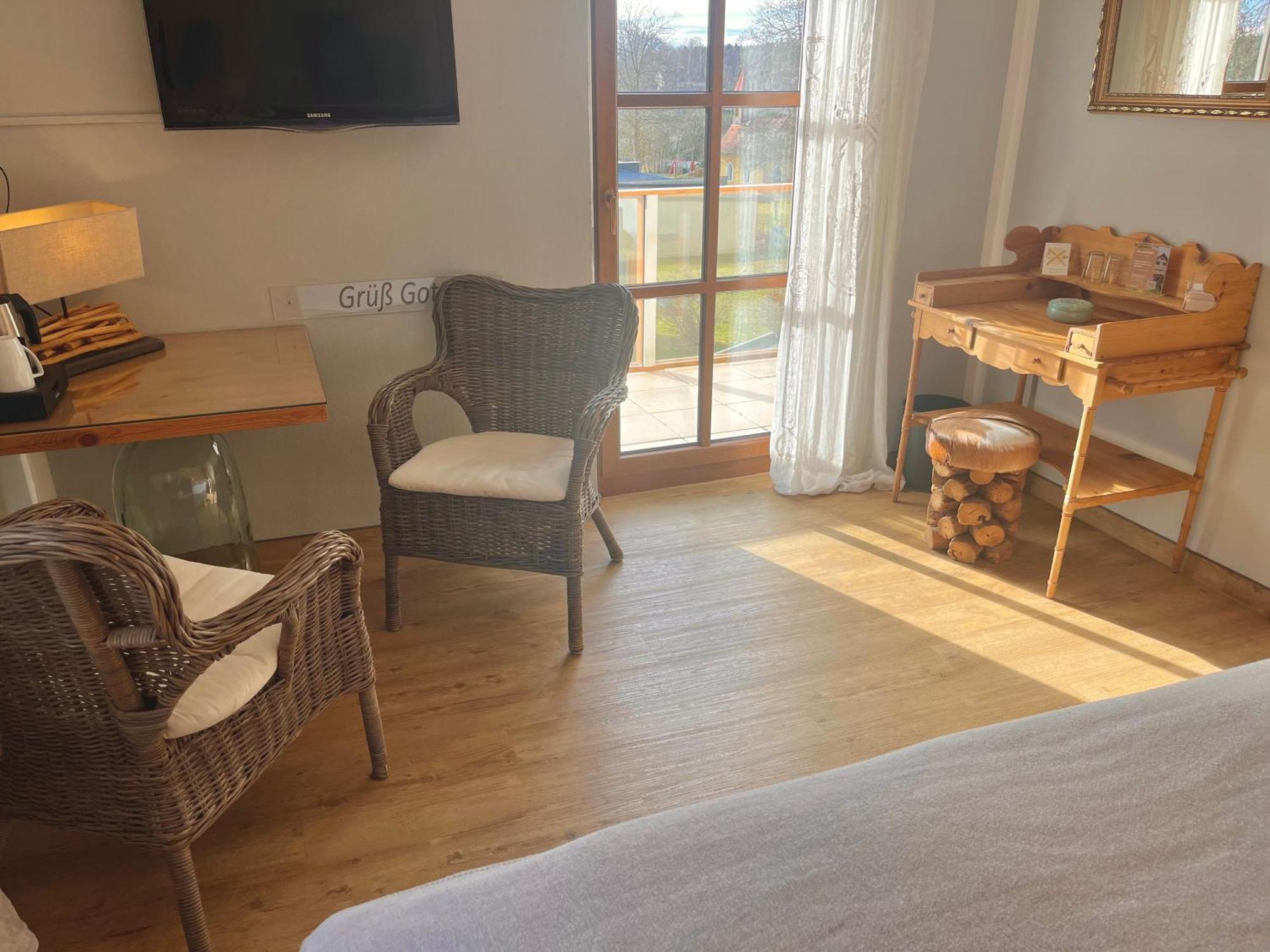 Landhotel Lindenhof Военщраус Екстериор снимка